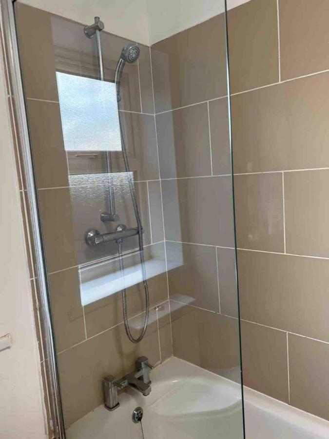 Holiday Flat In Central Slough Near To London Heathrow And Windsor With Free Car Park Eksteriør bilde